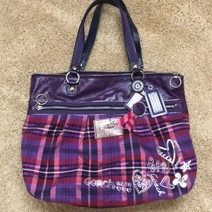 Large Coach poppy style purse!